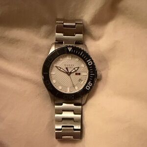 Gucci Black and Silver Men's Watch